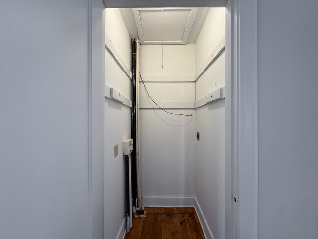 Laundry (for stackable) - 401 E 6th St