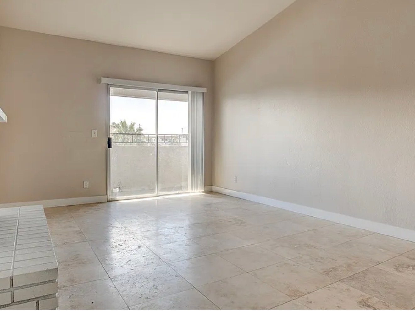Building Photo - 3769 Carlyle Dr
