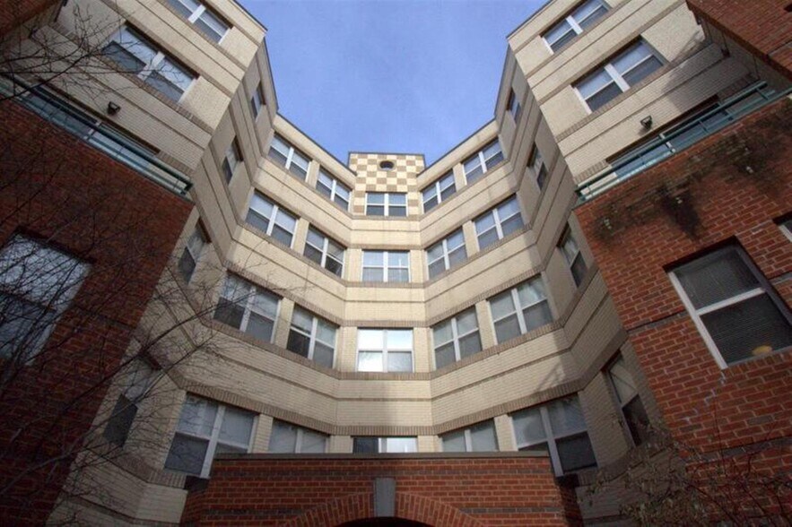 Building Photo - 155 Beacon St