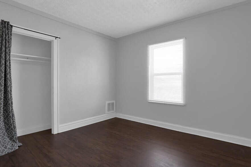 Building Photo - 816 Wager St