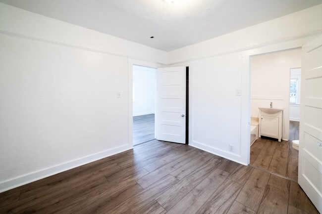 Building Photo - 1620 Kearney St