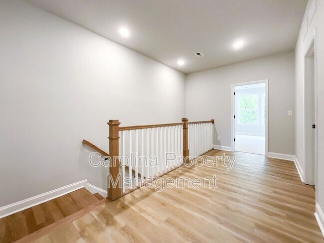 Building Photo - 8229 Houser St