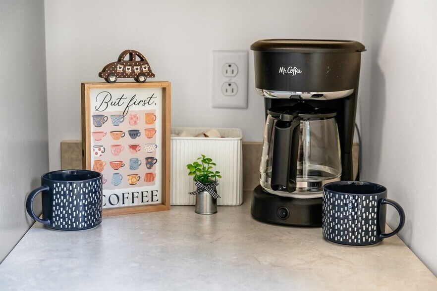 Building Photo - 521 Woodhaven Dr