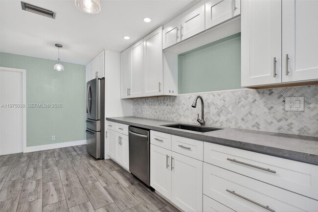 Building Photo - 7613 NW 67th Ave