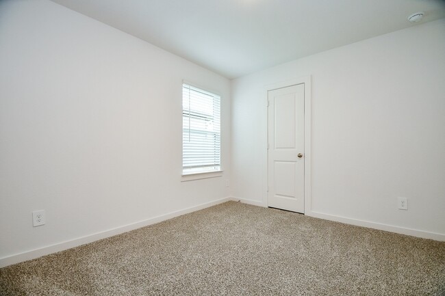 Building Photo - 30406 Canterbury Flds Dr