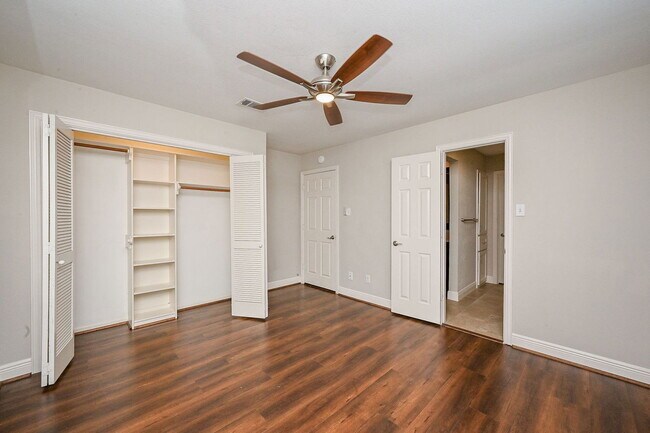 Building Photo - 414 Fox Briar Ln