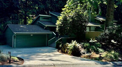 Building Photo - 3 Bed / 3 bath Sahalee single family home ...