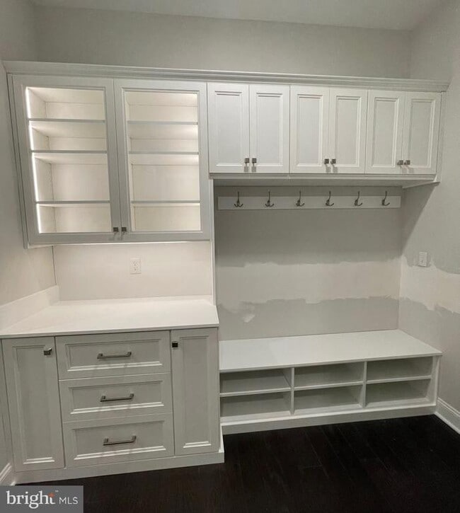 Building Photo - 30 Hamilton Dr