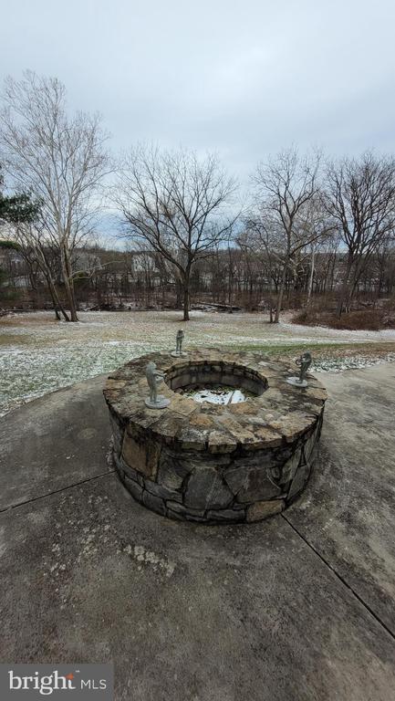 Building Photo - 557 Bellview Ave