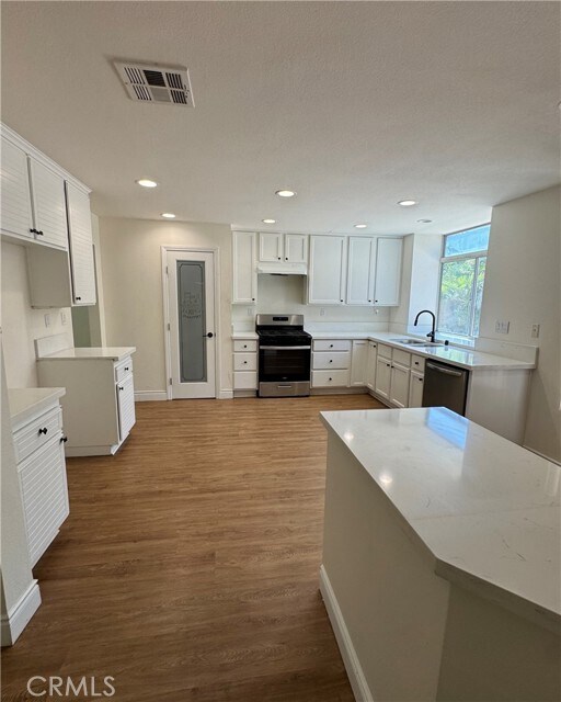 Building Photo - 3036 Fairgreen Ln