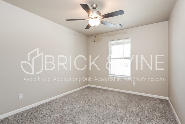 Building Photo - 5224 White Gold Ave
