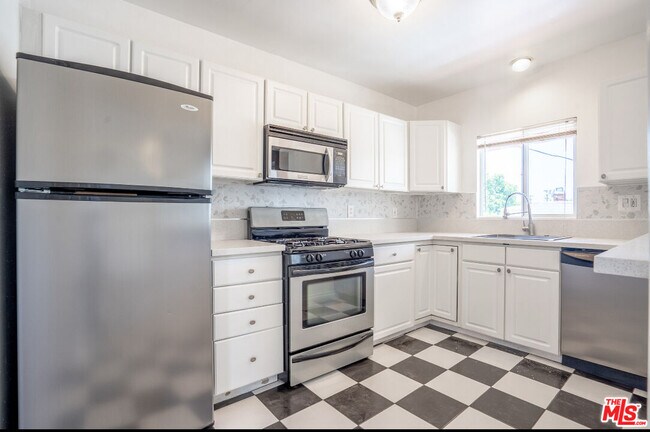 Building Photo - 1240 Lodi Pl