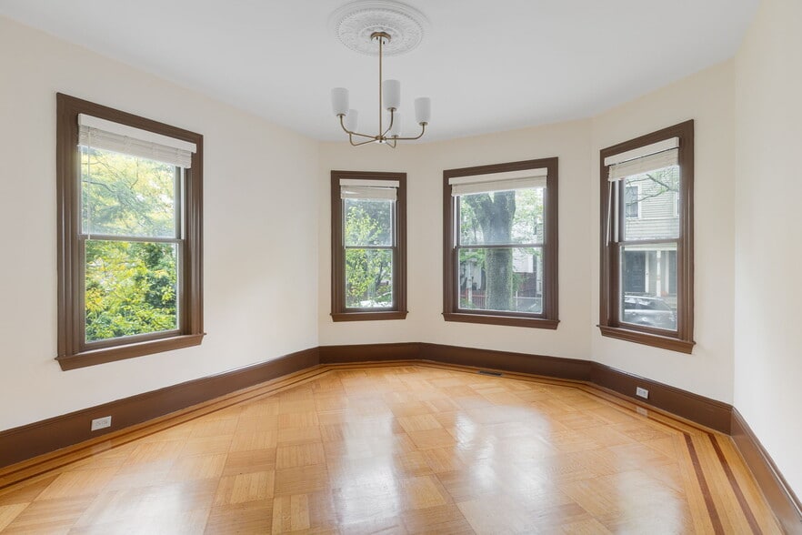 Building Photo - 88 Putnam Ave