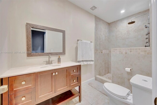 Building Photo - 1192 NE 32nd Ave