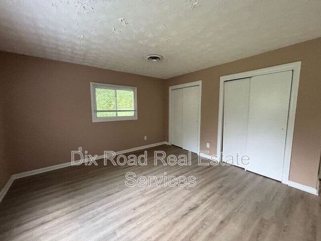 Building Photo - 1739 Embury Park Rd
