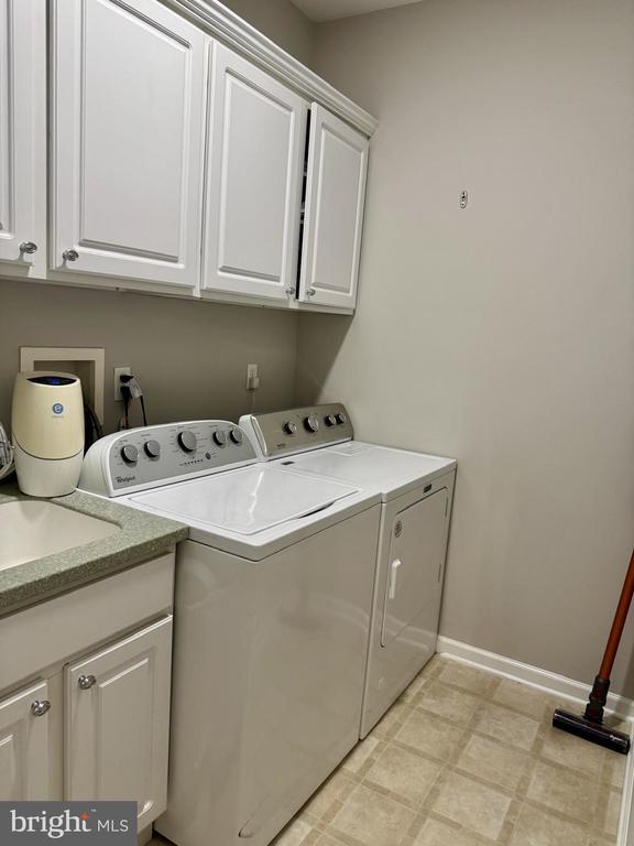 Building Photo - 240 Torrey Pine Ct