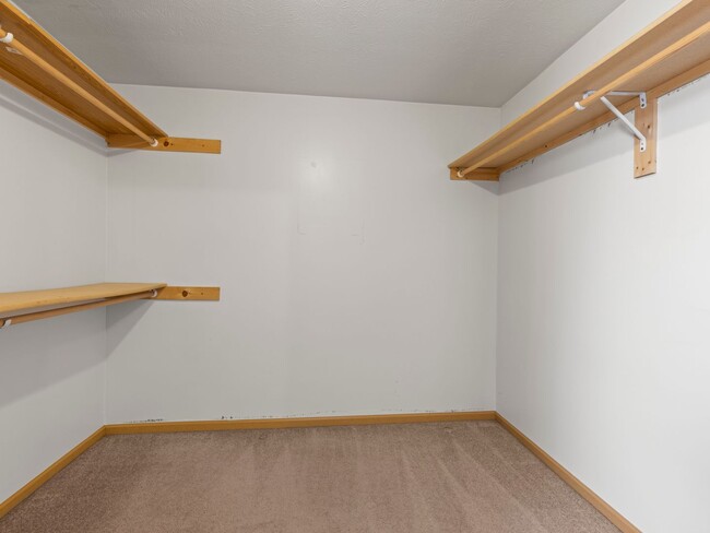 Building Photo - Renter's Dream with Triple Car Garage