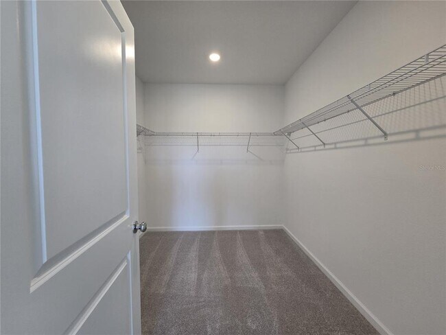 Building Photo - 3062 Chantilly Dr
