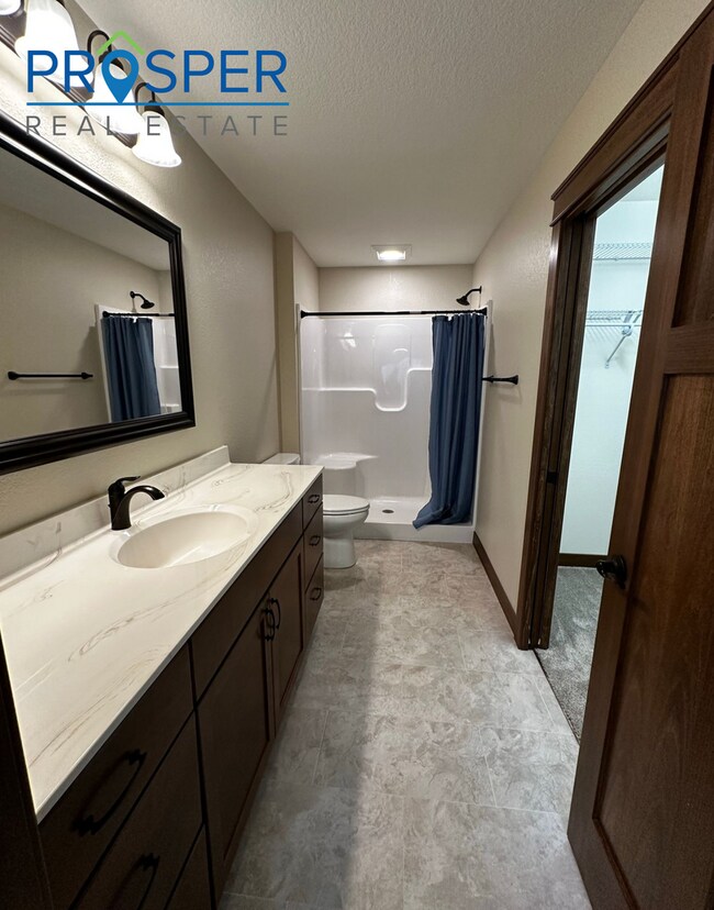 Building Photo - Charming 2-Bedroom, 2-Bathroom Apartment i...