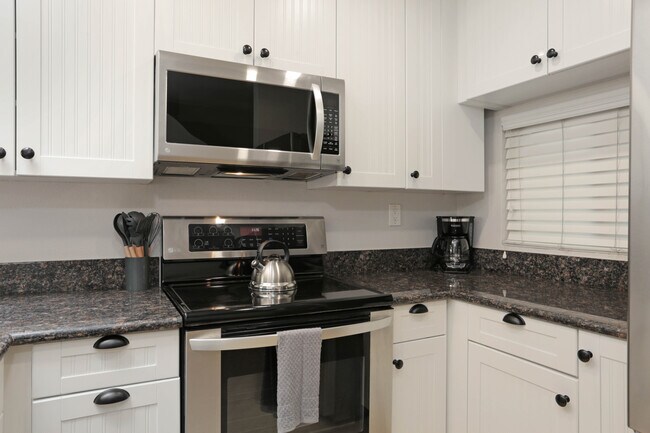 Building Photo - 3054 Rue D’Orleans