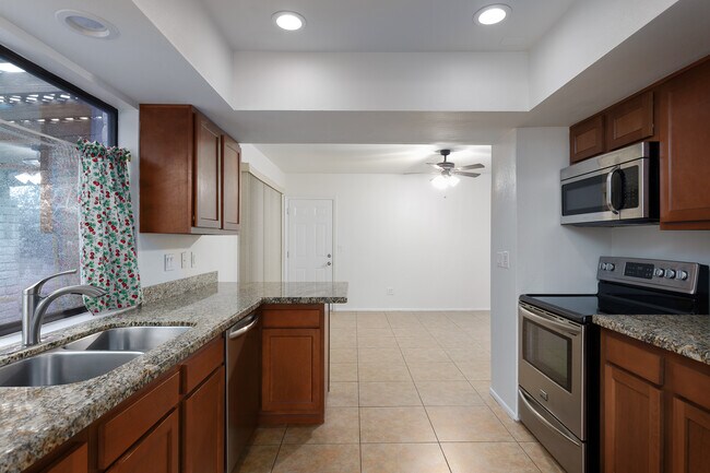 Building Photo - 7711 E 39th St