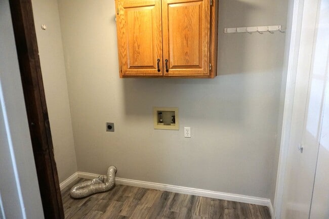 Building Photo - 3 Bed / 2 Bath Home on Cul de Sac in North Rogers - Easy access to 14th St, Shopping, Restaurants!