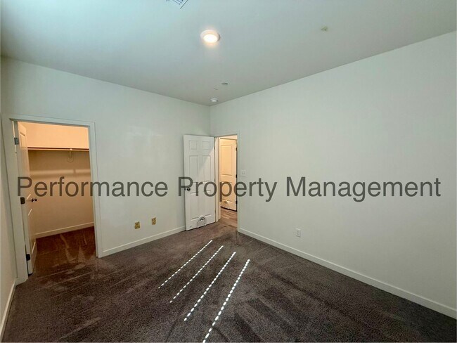 Building Photo - 6500 Rugby Ct