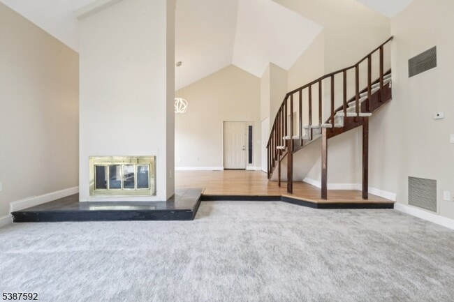 Building Photo - 5 Millay Ct