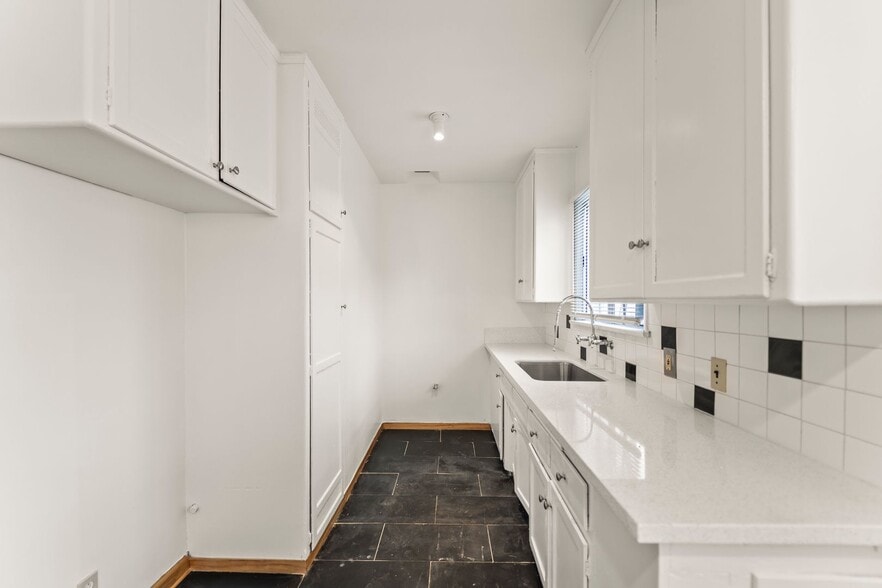 Building Photo - 12107 Washington Pl