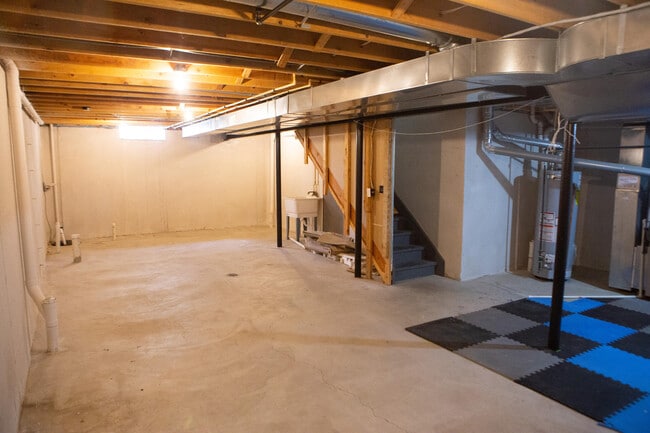 Building Photo - 38286 Brook Dr