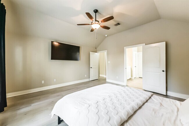 Building Photo - 13010 Gentle Water Dr
