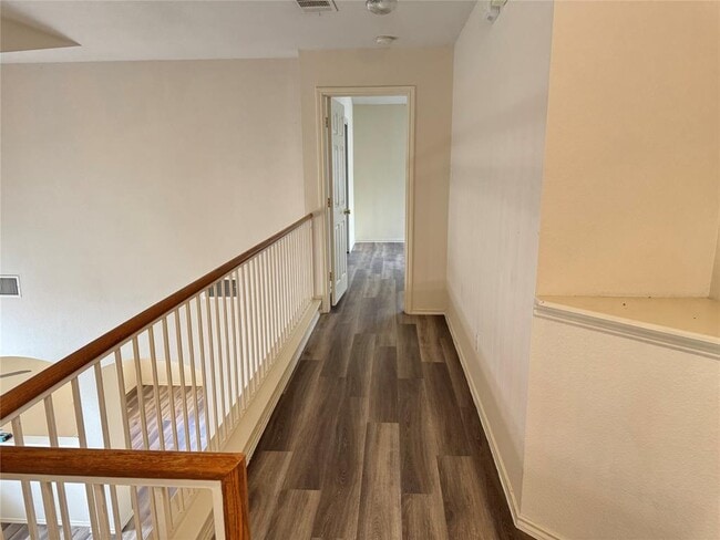 Building Photo - 501 Grey Feather Ct