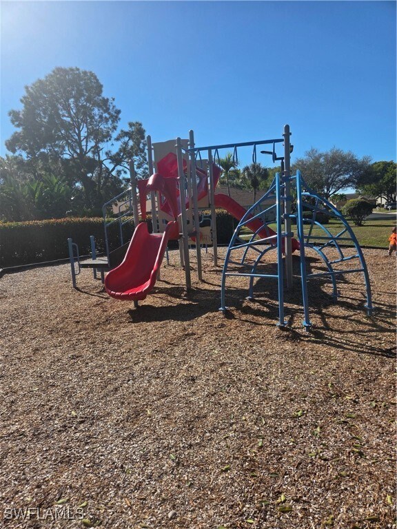 Building Photo - 22161 Tallwood Ct