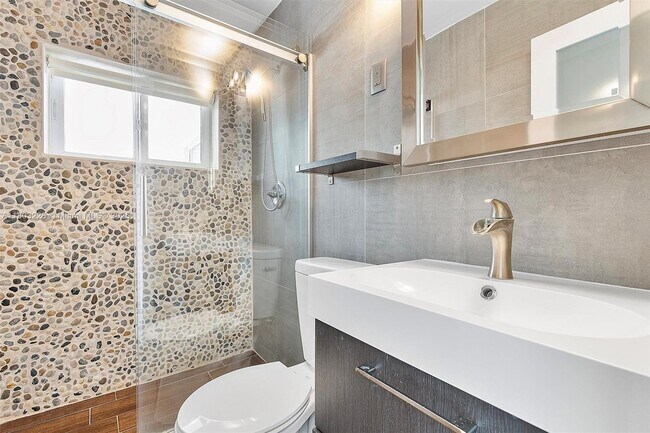 Building Photo - RIVER BAY PARK