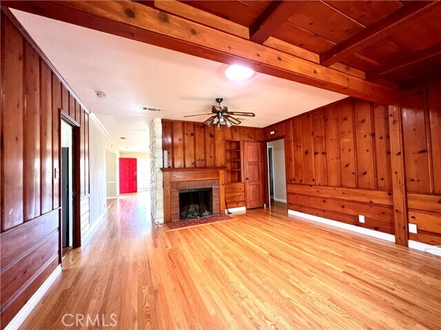 Building Photo - 1855 Sharon Pl