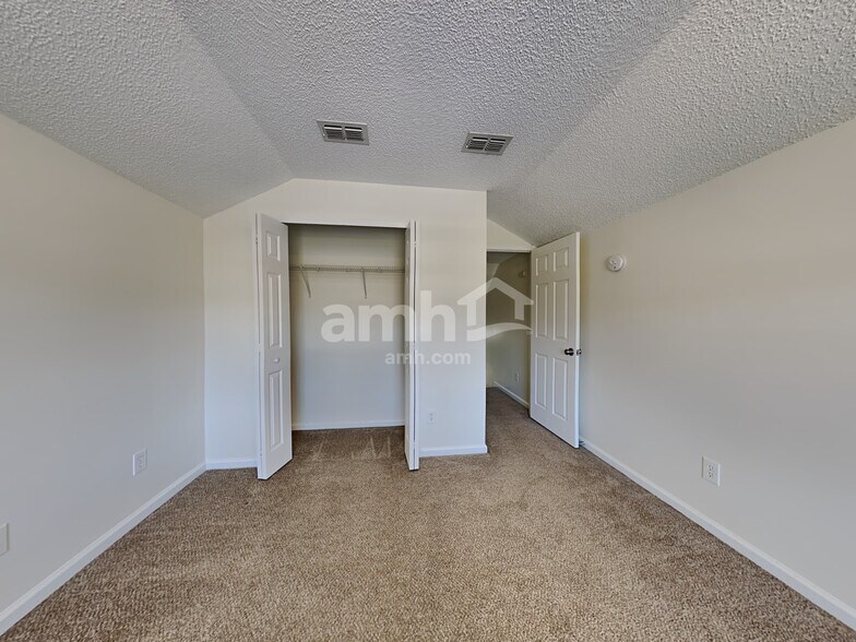 Building Photo - 3646 Arava Dr