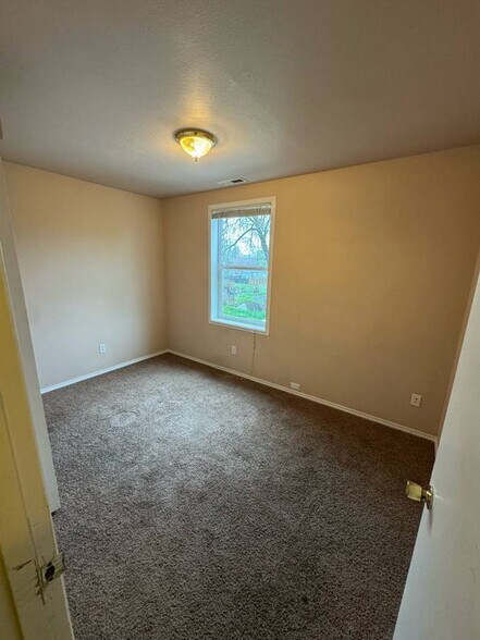 Small Room (from door) - 2103 Broadway St NE