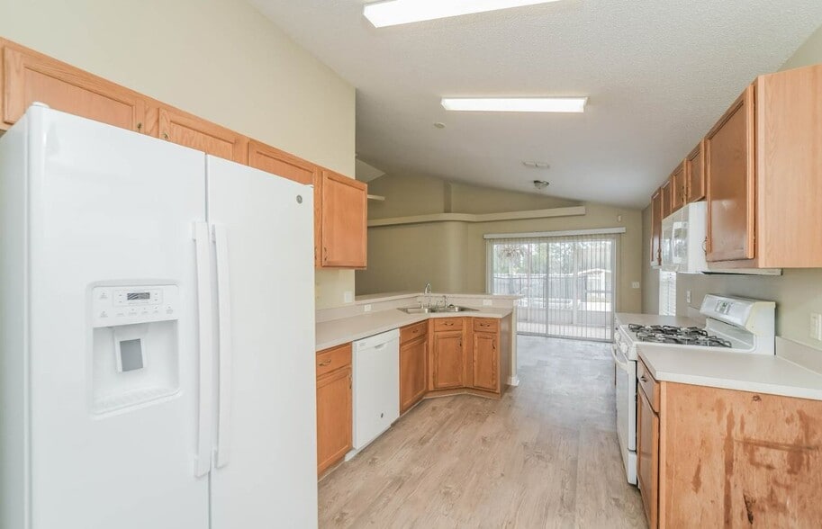 Building Photo - 216 Manoel Ln