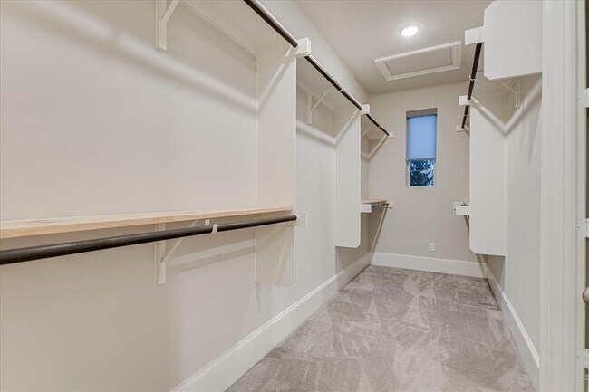 Building Photo - 305 Coniglio Cv