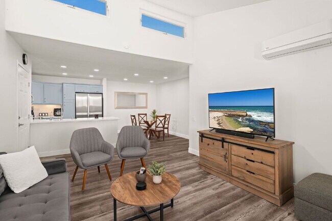 Building Photo - 3BR/2BA Condo with Vaulted Ceilings, Close Proximity to UCSD and Medical Centers! Available APRIL...