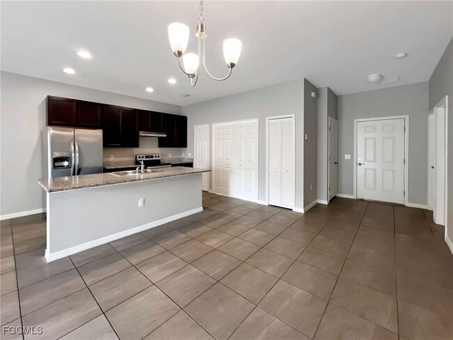 Building Photo - 1320 Trafalgar Pkwy