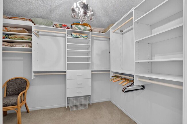 Building Photo - 1021 Hillsboro Mile