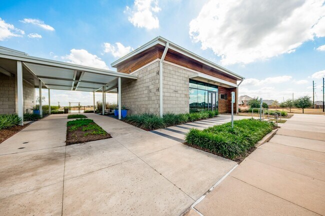 Building Photo - 17139 Walden Lk Ln