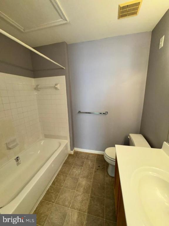 Building Photo - 202 Fox Trail