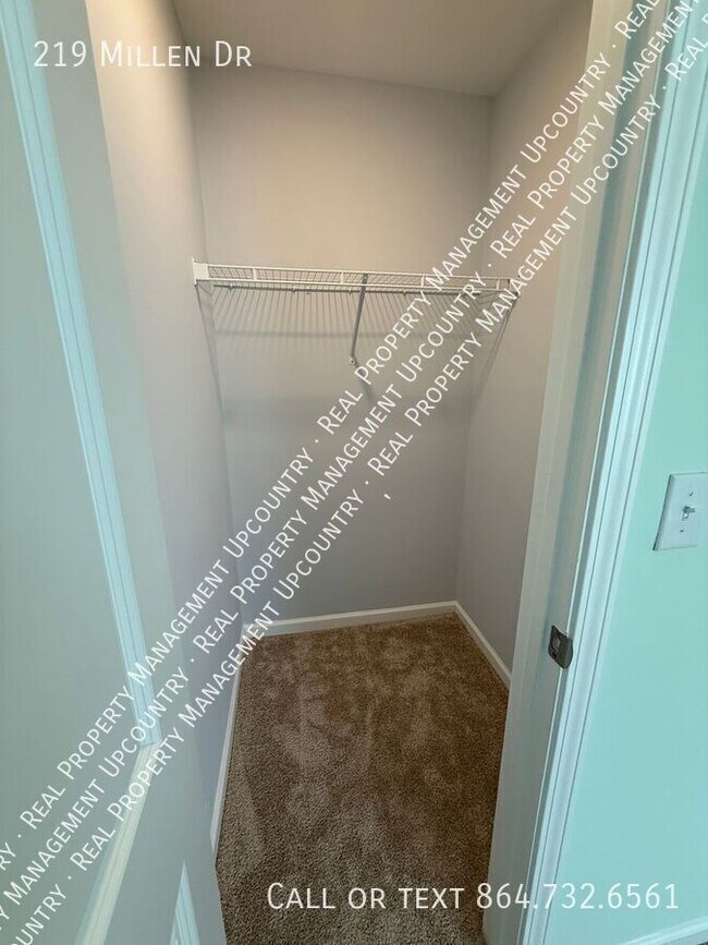 Building Photo - 219 Millen Dr