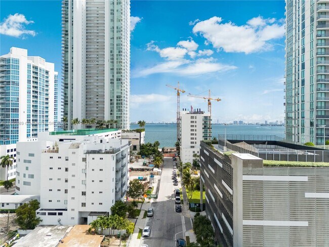 Building Photo - 481 NE 29th St