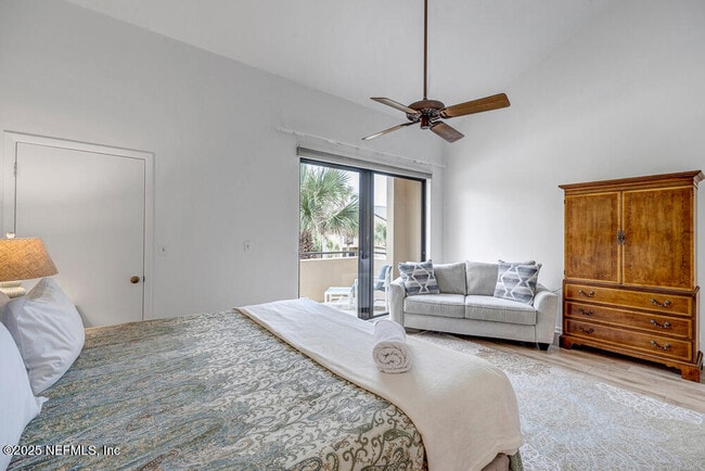 Building Photo - 810 Spinnakers Reach Dr