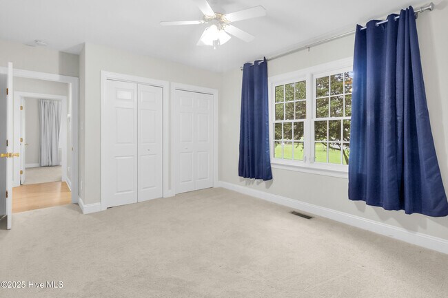 Building Photo - 1609 Lucerne Way