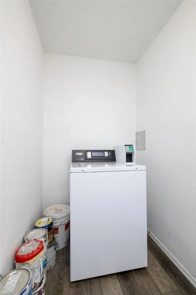 Building Photo - 2317 Gilford St