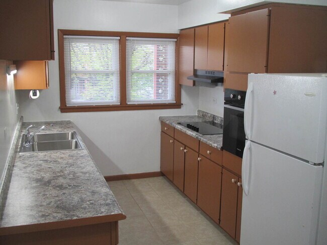 Building Photo - 13 N Clifton Ave